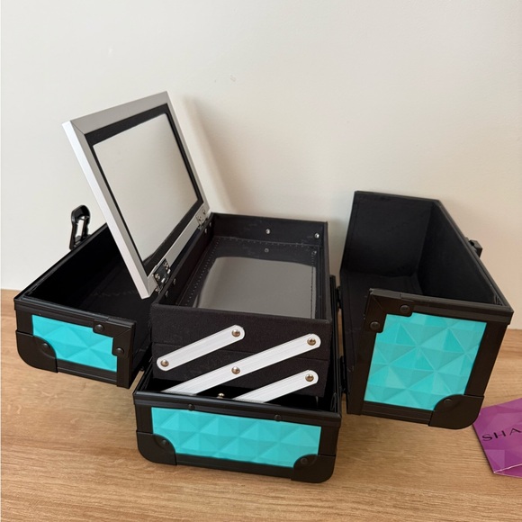 SHANY Turquoise Makeup Case - Picture 7 of 13